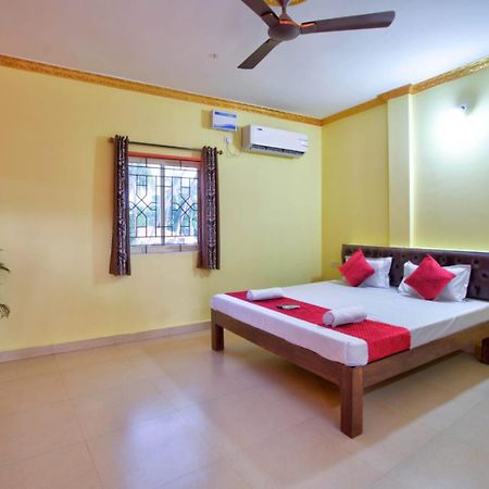 Hotel Savita Calangute Bagian luar foto